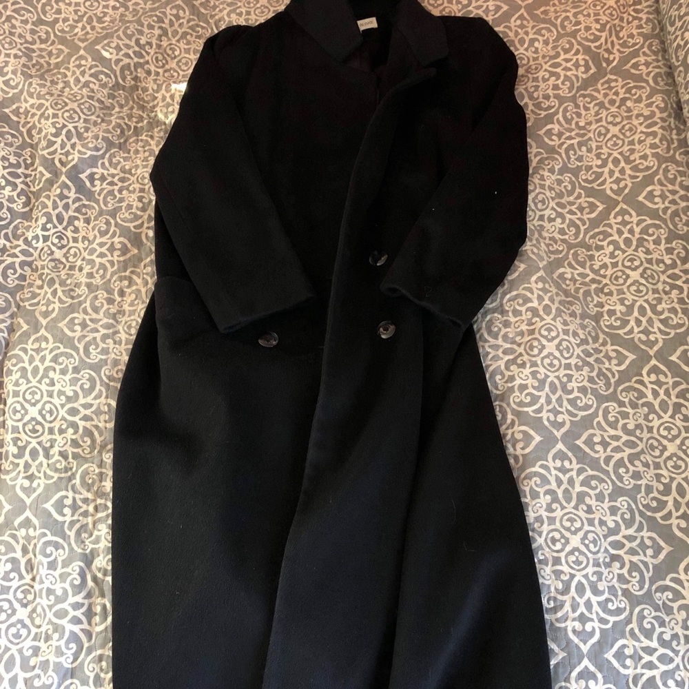 Kristen Blake collared black jacket